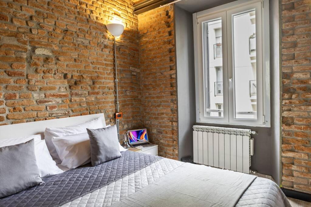 Canonica Brick Apartment Milan Bagian luar foto